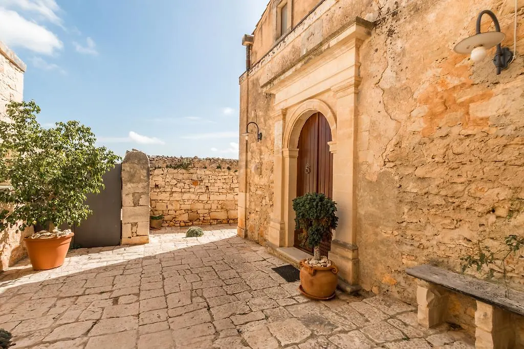 Gasthaus Casina Di Grotta Di Ferro Santa Croce Camerina Landhaus